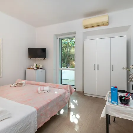 Feme Gostinjska kuća