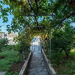 Feme Гостьовий будинок 3*