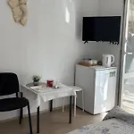 Гостьовий будинок Feme 3*