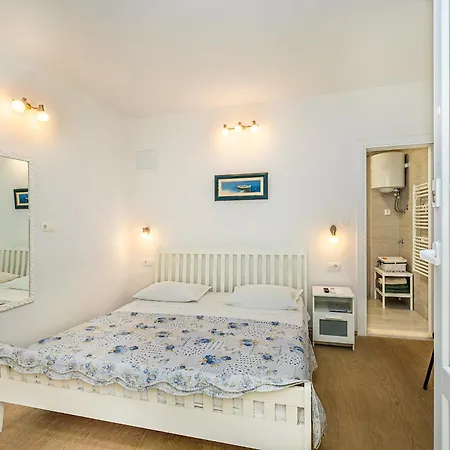 Feme Guest house 3*